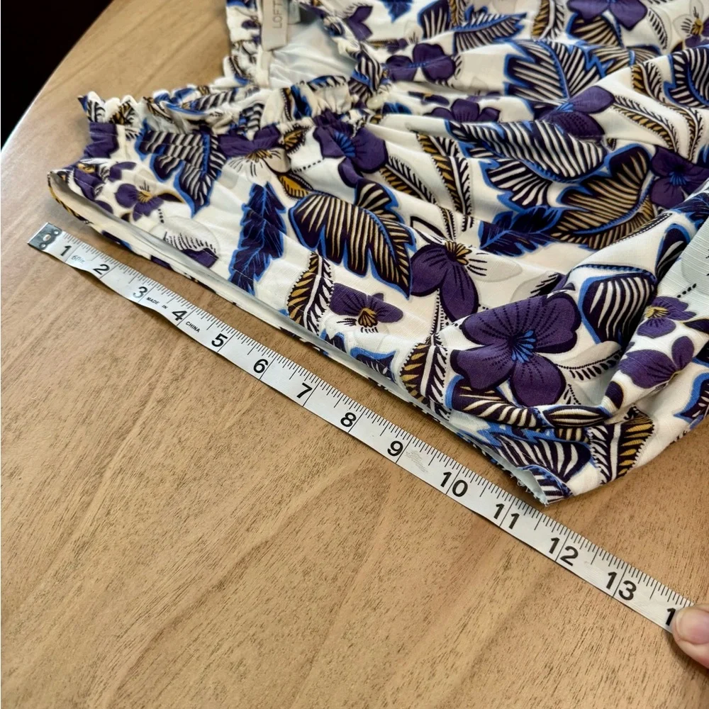LOFT Floral Jumpsuit in Blue and White Large - Picture 9 of 16